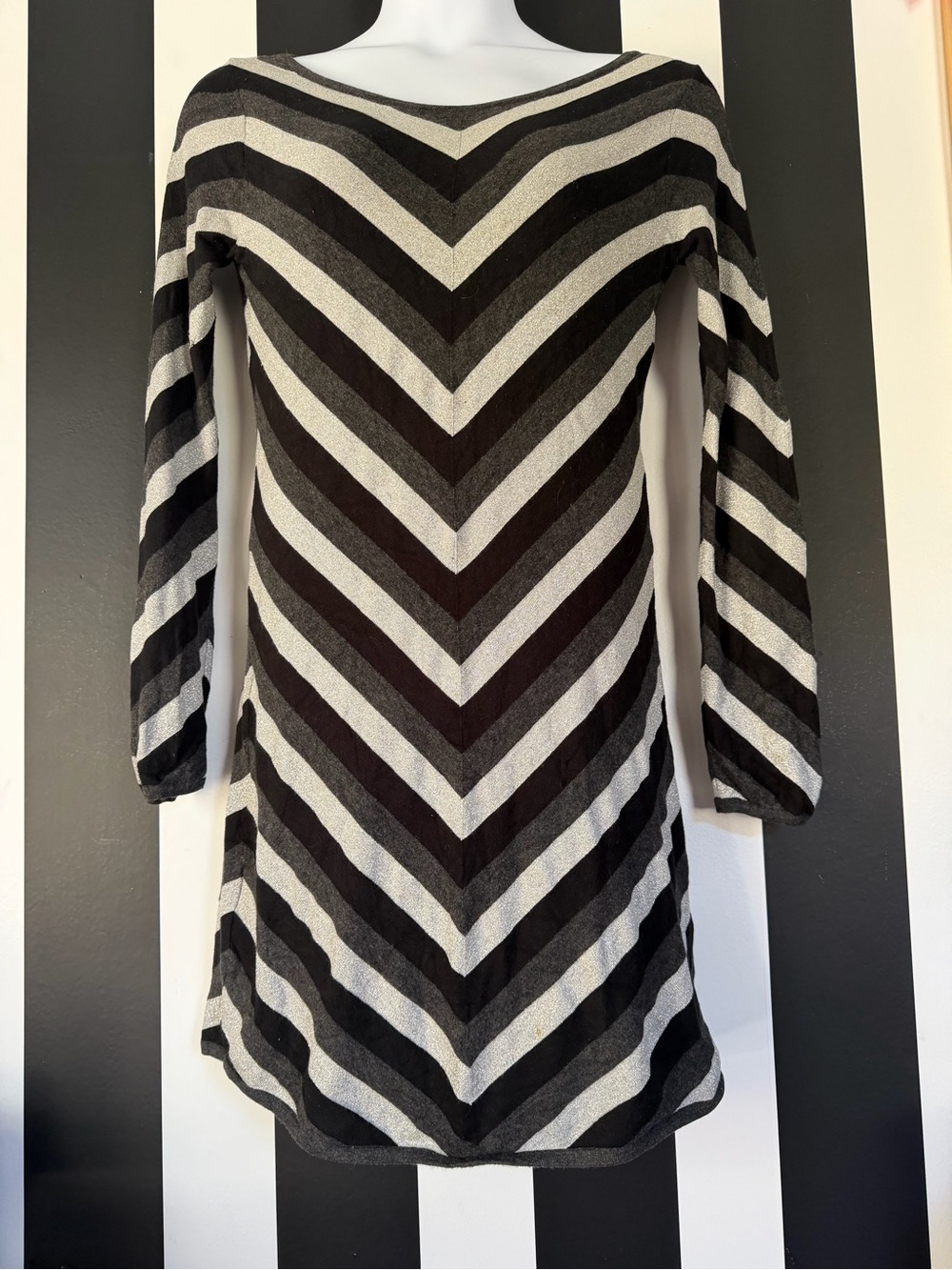 80’s Vintage Striped Long Sleeve Chevron Knit Monochromatic Tunic or Dress SZ L